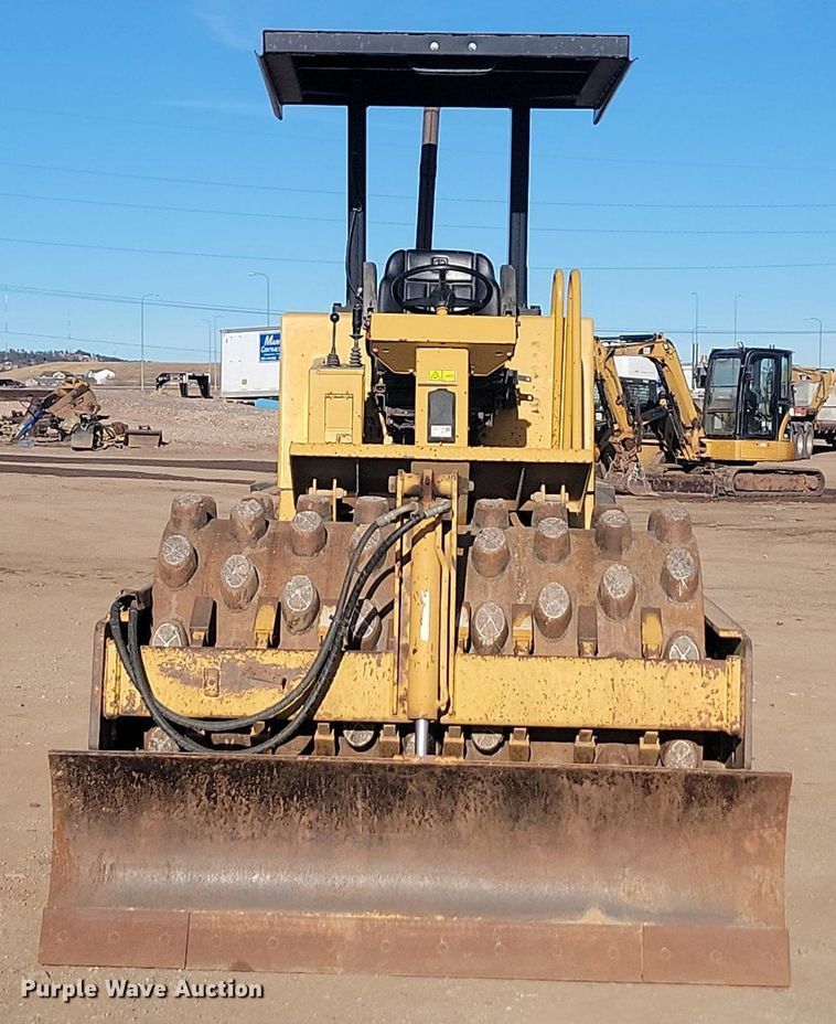 image for item LA9574 1998 Caterpillar  CP-433C single drum vibratory roller