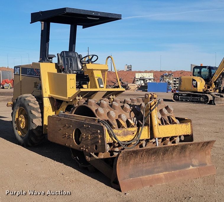 image for item LA9574 1998 Caterpillar  CP-433C single drum vibratory roller