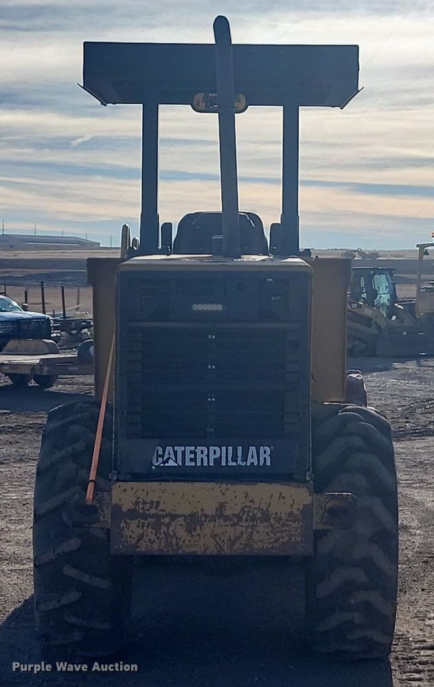 image for item LA9574 1998 Caterpillar  CP-433C single drum vibratory roller