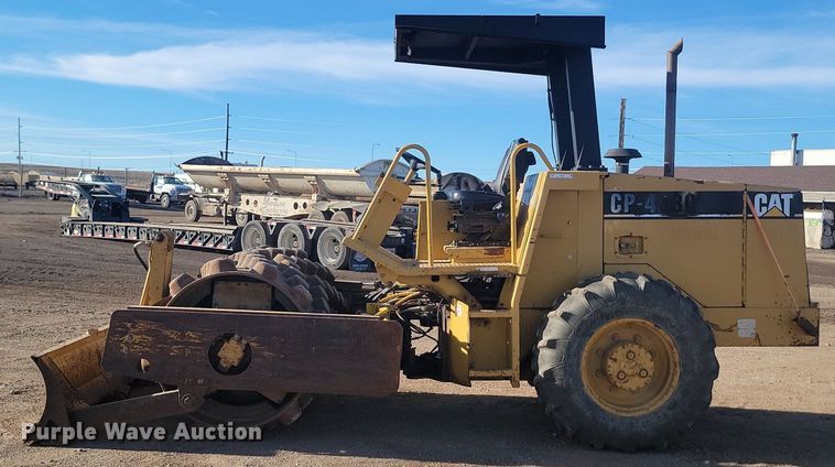 image for item LA9574 1998 Caterpillar  CP-433C single drum vibratory roller