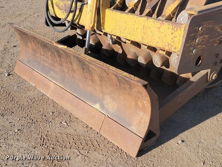 image for item LA9574 1998 Caterpillar  CP-433C single drum vibratory roller