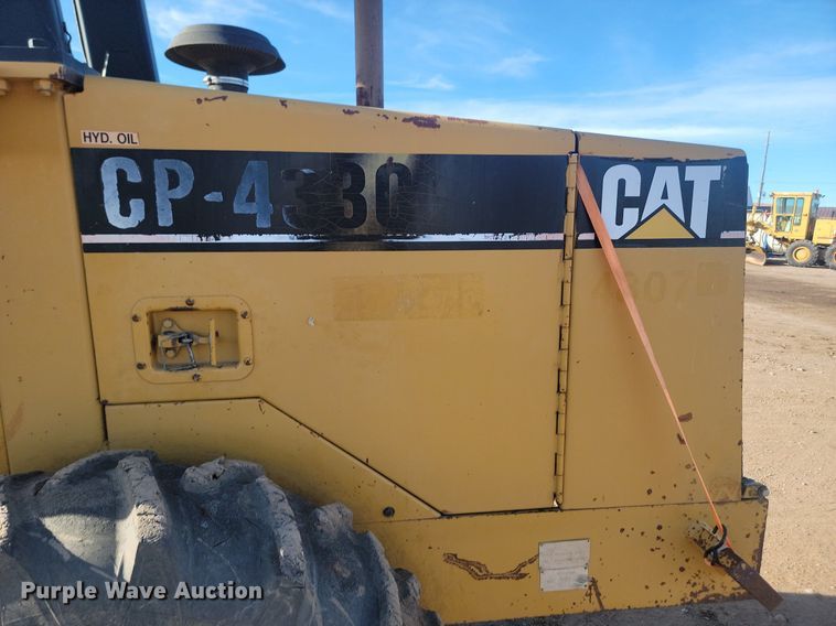image for item LA9574 1998 Caterpillar  CP-433C single drum vibratory roller