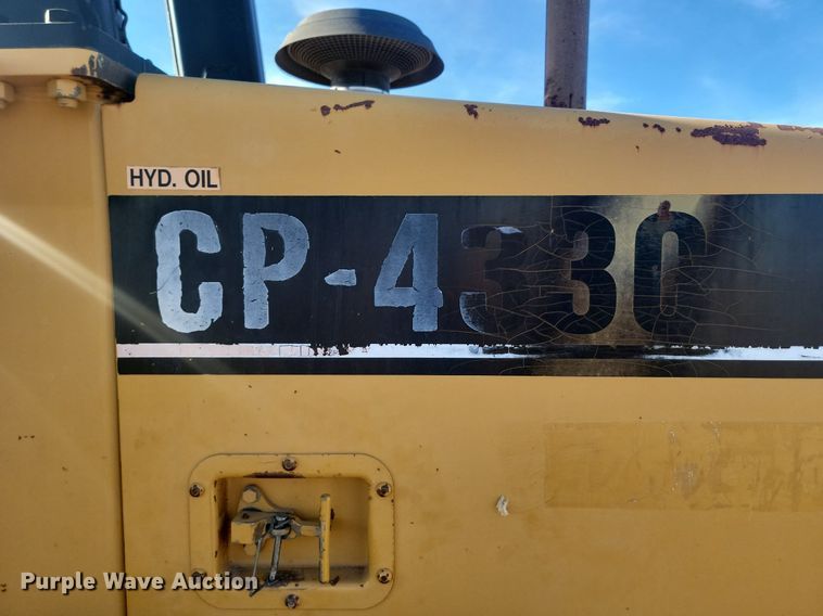 image for item LA9574 1998 Caterpillar  CP-433C single drum vibratory roller