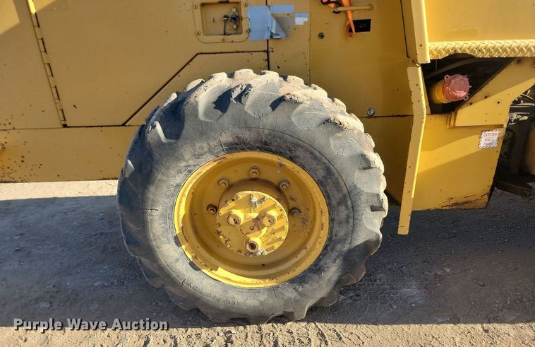 image for item LA9574 1998 Caterpillar  CP-433C single drum vibratory roller