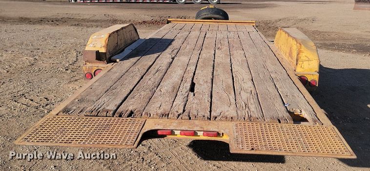 image for item LA9580 2006 Trail King TKT12U tilt deck equipment trailer