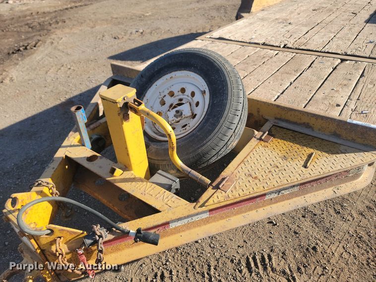 image for item LA9580 2006 Trail King TKT12U tilt deck equipment trailer