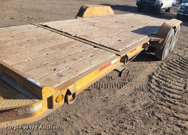 image for item LA9580 2006 Trail King TKT12U tilt deck equipment trailer