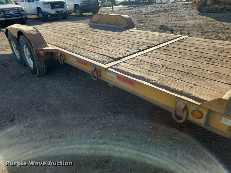 image for item LA9580 2006 Trail King TKT12U tilt deck equipment trailer