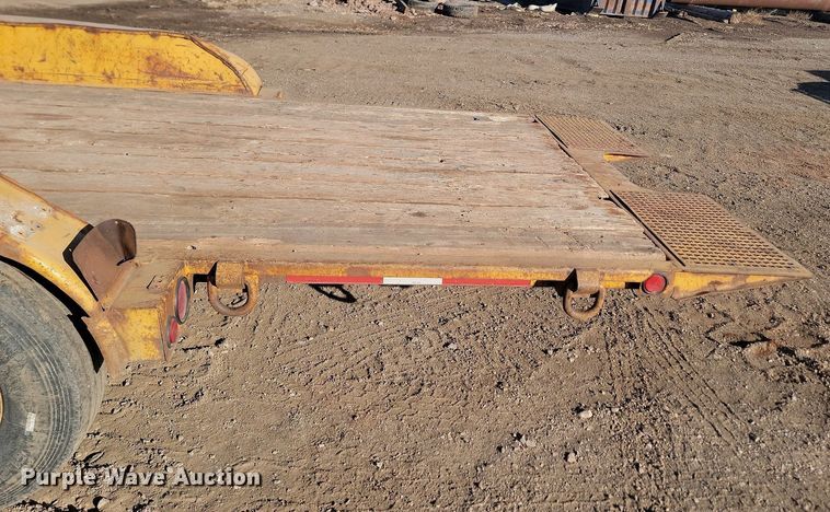 image for item LA9580 2006 Trail King TKT12U tilt deck equipment trailer