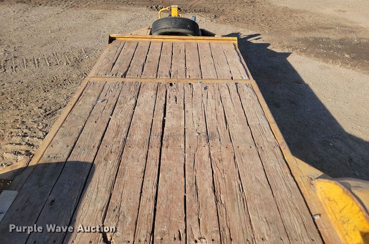 image for item LA9580 2006 Trail King TKT12U tilt deck equipment trailer
