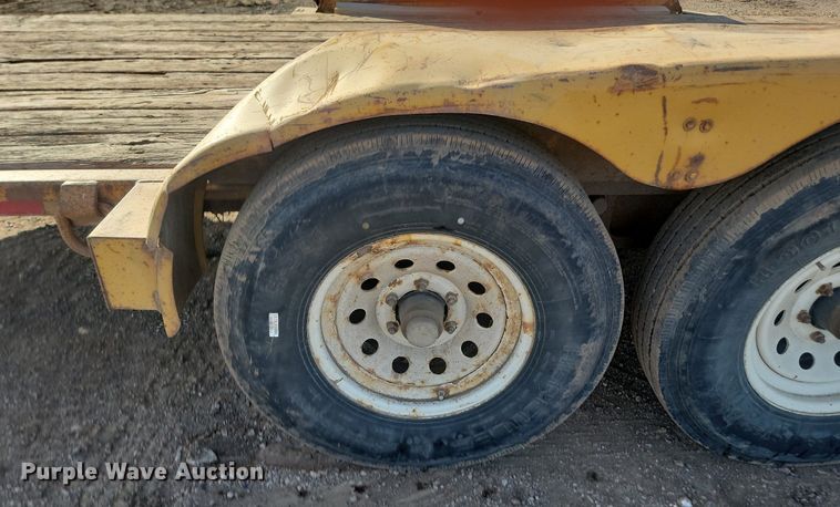 image for item LA9580 2006 Trail King TKT12U tilt deck equipment trailer