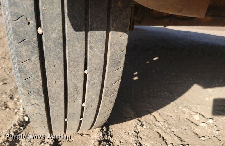 image for item LA9580 2006 Trail King TKT12U tilt deck equipment trailer