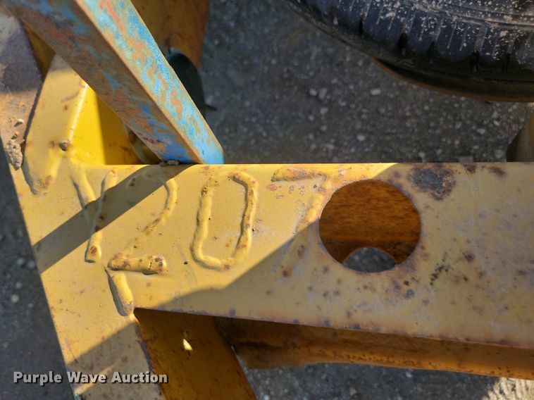 image for item LA9580 2006 Trail King TKT12U tilt deck equipment trailer