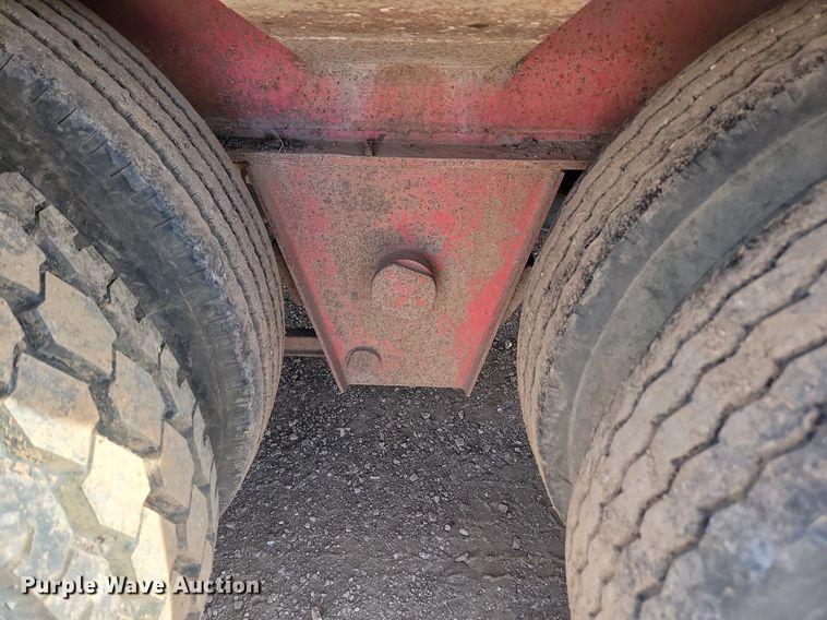 image for item LA9581 1972 Fruehauf PB-J2-51-DF19 drop deck equipment trailer