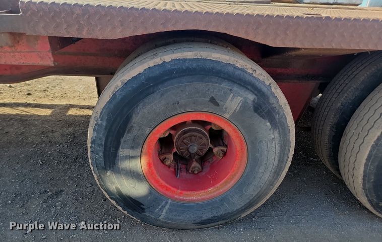 image for item LA9581 1972 Fruehauf PB-J2-51-DF19 drop deck equipment trailer