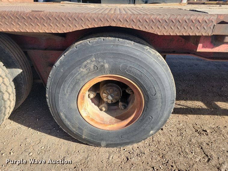 image for item LA9581 1972 Fruehauf PB-J2-51-DF19 drop deck equipment trailer