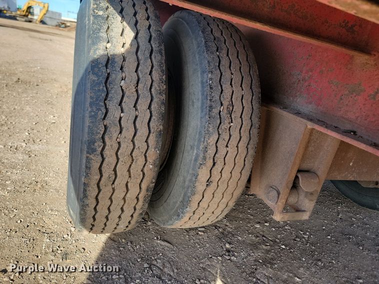 image for item LA9581 1972 Fruehauf PB-J2-51-DF19 drop deck equipment trailer