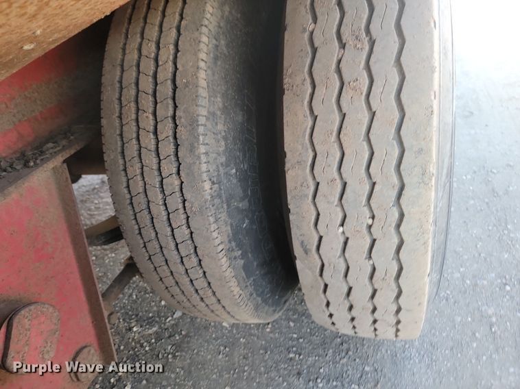 image for item LA9581 1972 Fruehauf PB-J2-51-DF19 drop deck equipment trailer