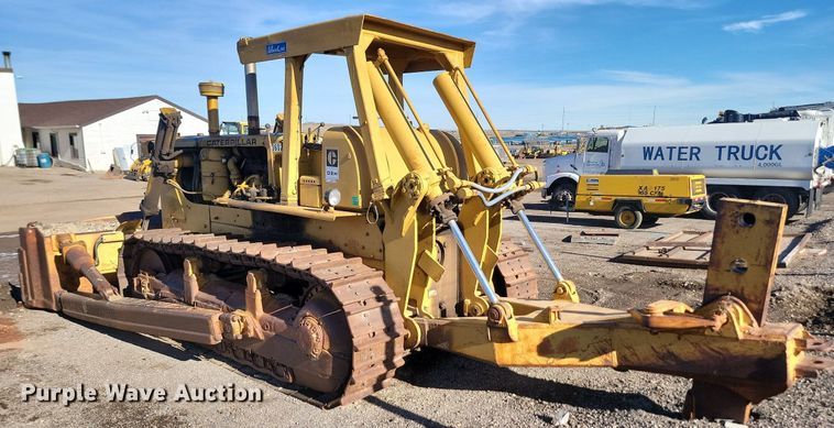 image for item LA9582 Caterpillar D8H dozer