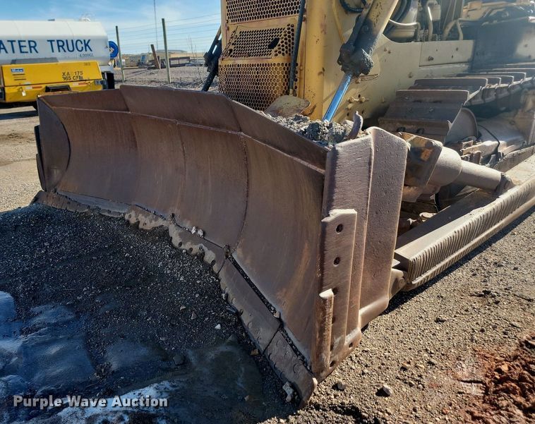 image for item LA9582 Caterpillar D8H dozer