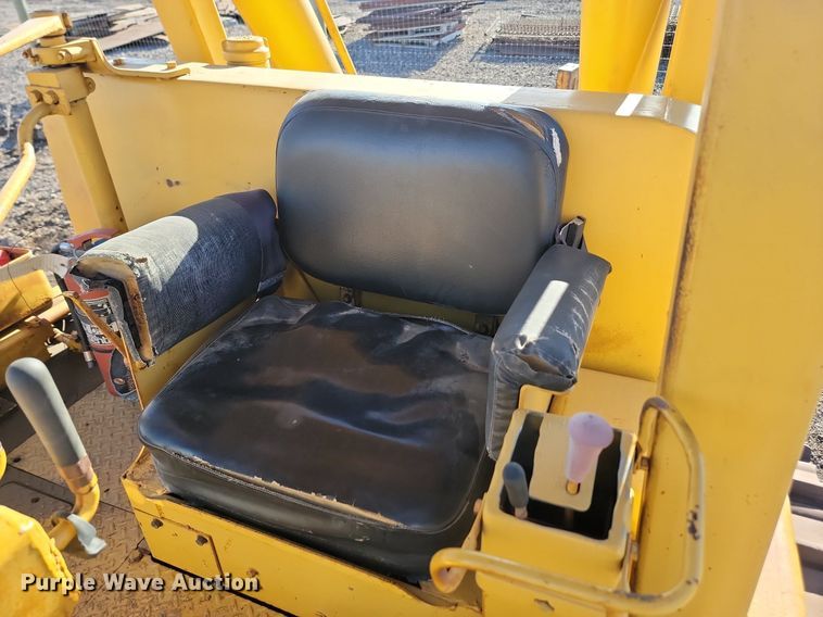 image for item LA9582 Caterpillar D8H dozer