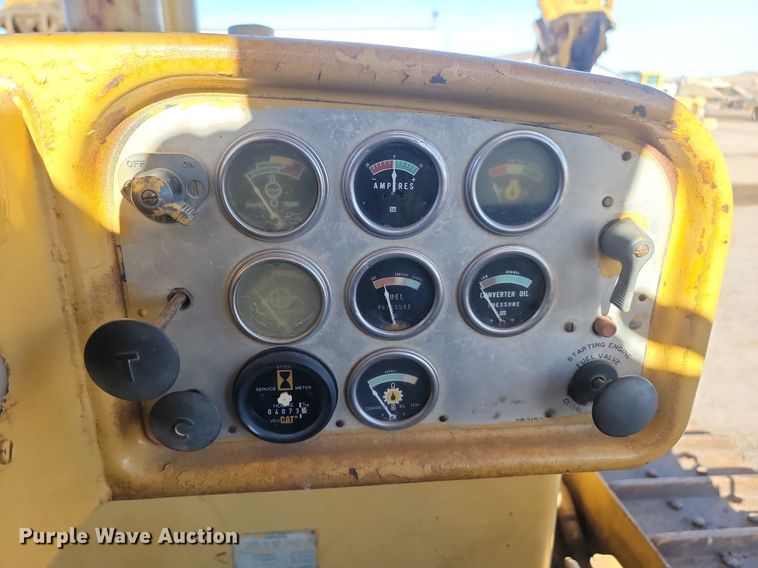 image for item LA9582 Caterpillar D8H dozer