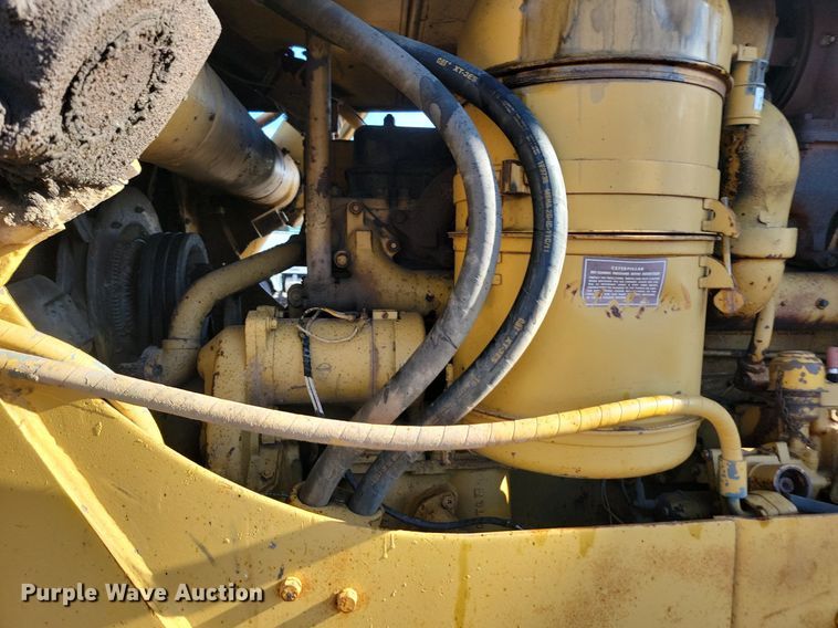 image for item LA9582 Caterpillar D8H dozer