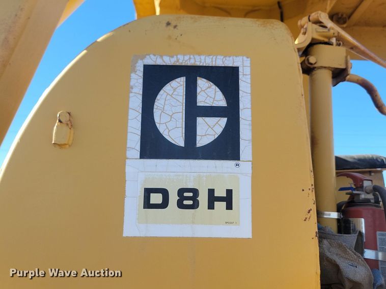 image for item LA9582 Caterpillar D8H dozer