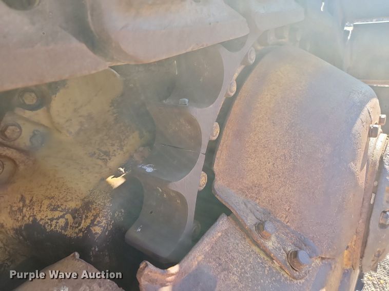 image for item LA9582 Caterpillar D8H dozer