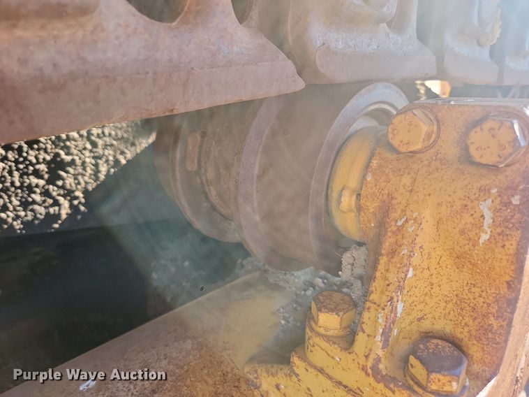 image for item LA9582 Caterpillar D8H dozer