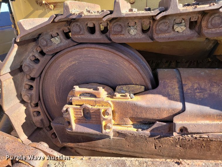 image for item LA9582 Caterpillar D8H dozer
