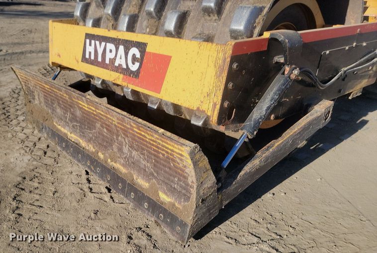 image for item LA9586 Hypac C857A single drum vibratory roller