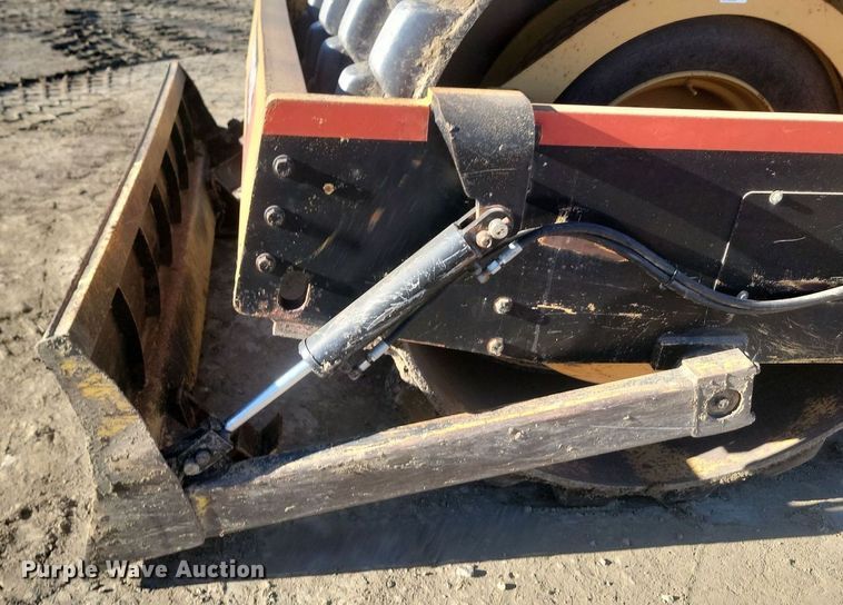 image for item LA9586 Hypac C857A single drum vibratory roller