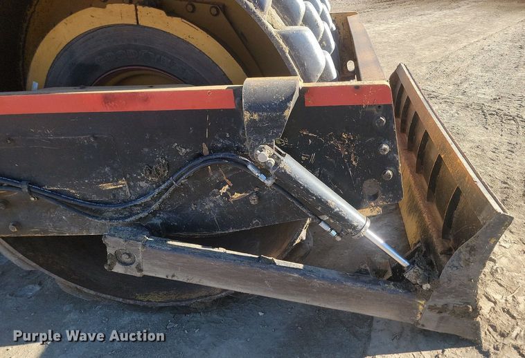 image for item LA9586 Hypac C857A single drum vibratory roller