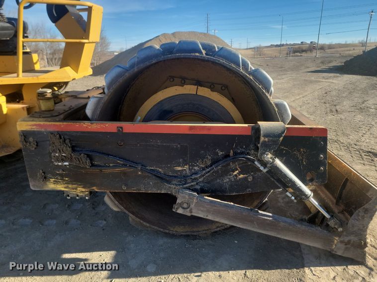 image for item LA9586 Hypac C857A single drum vibratory roller