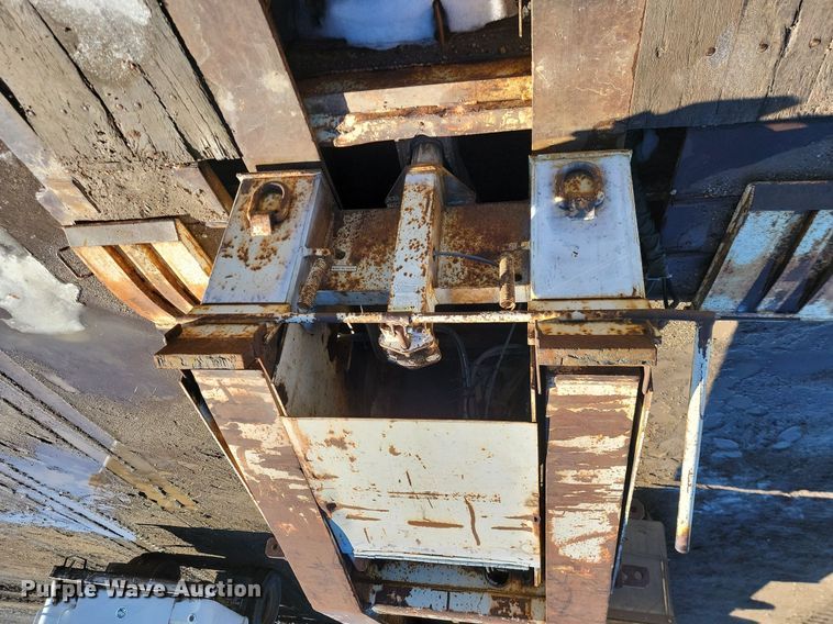 image for item LA9589 1994 Load King 503605DD lowboy equipment trailer