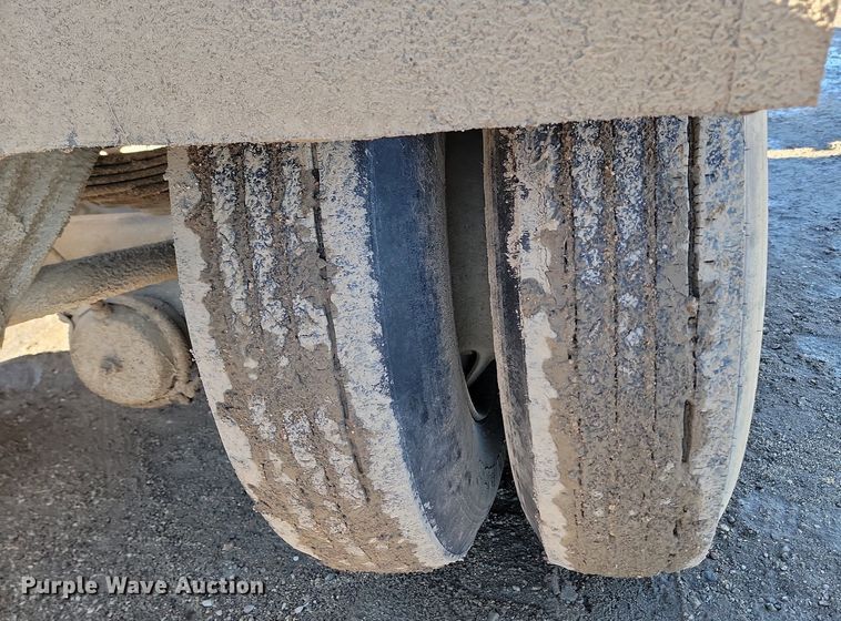 image for item LA9589 1994 Load King 503605DD lowboy equipment trailer