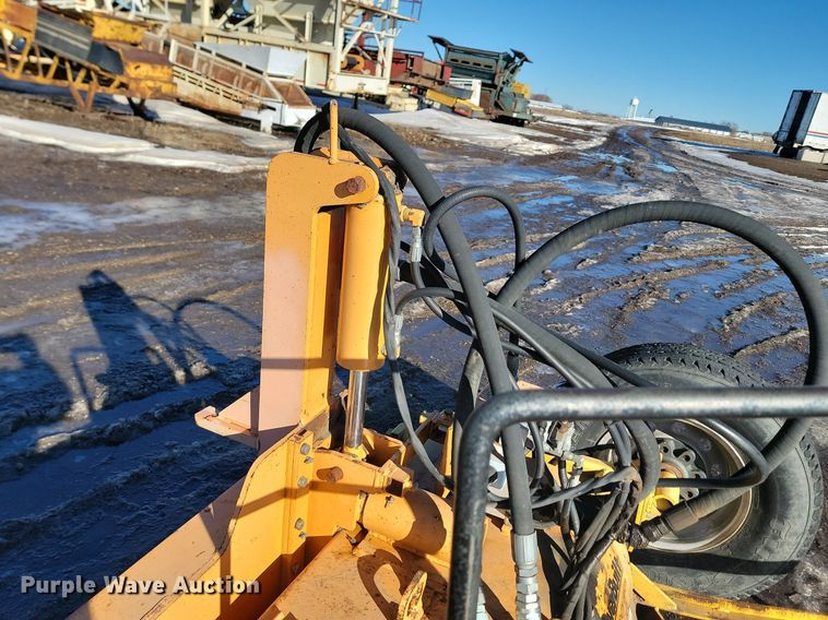 image for item LA9590 OverBuilt  cold planer