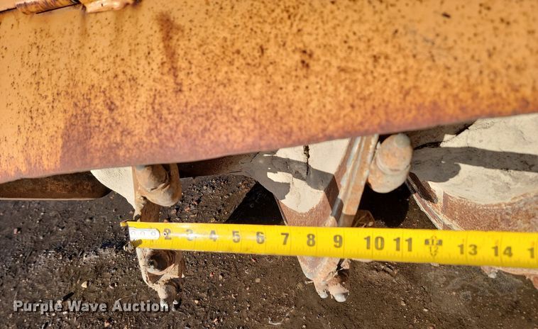 image for item LA9590 OverBuilt  cold planer