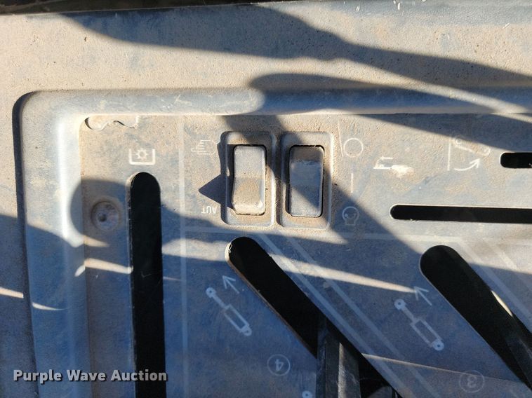 image for item LA9591 1996 Caterpillar Challenger CH75C tractor