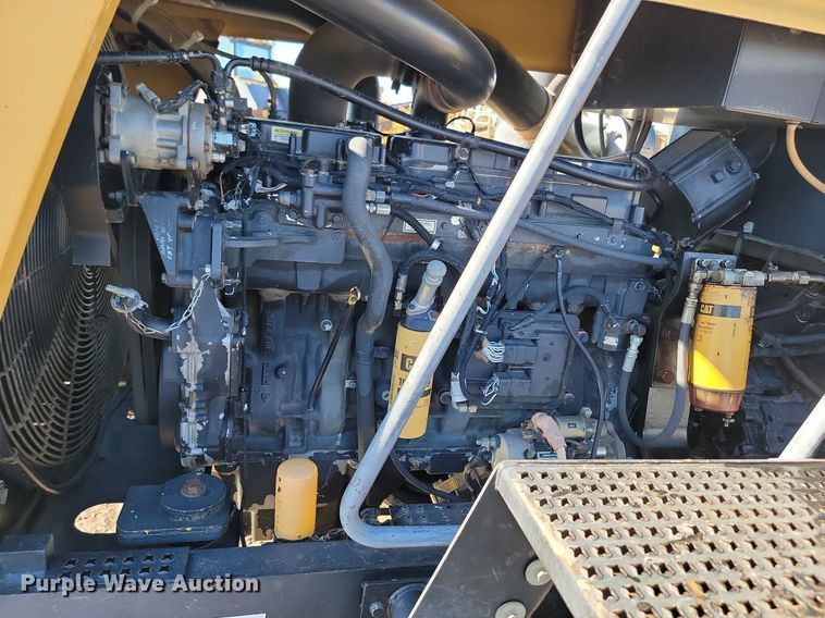 image for item LA9591 1996 Caterpillar Challenger CH75C tractor