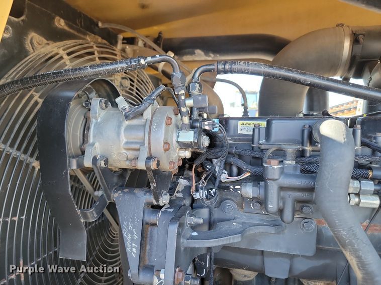 image for item LA9591 1996 Caterpillar Challenger CH75C tractor