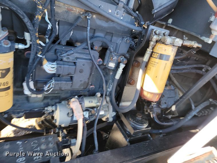 image for item LA9591 1996 Caterpillar Challenger CH75C tractor