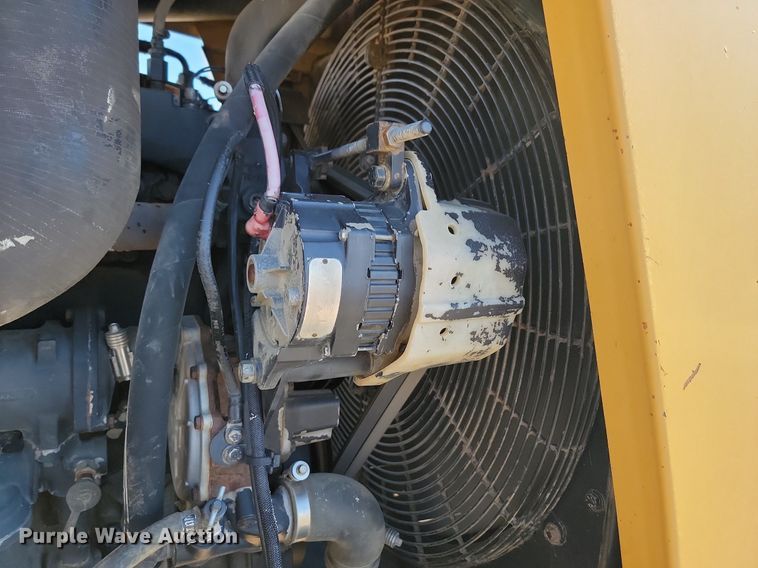 image for item LA9591 1996 Caterpillar Challenger CH75C tractor