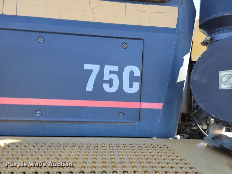 image for item LA9591 1996 Caterpillar Challenger CH75C tractor