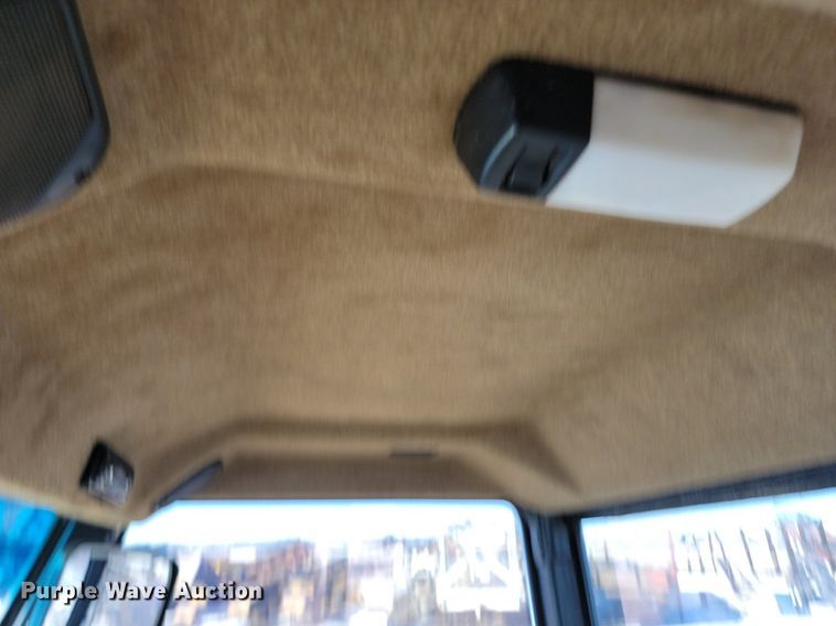 image for item LA9592 1994 Caterpillar Challenger 85C tractor