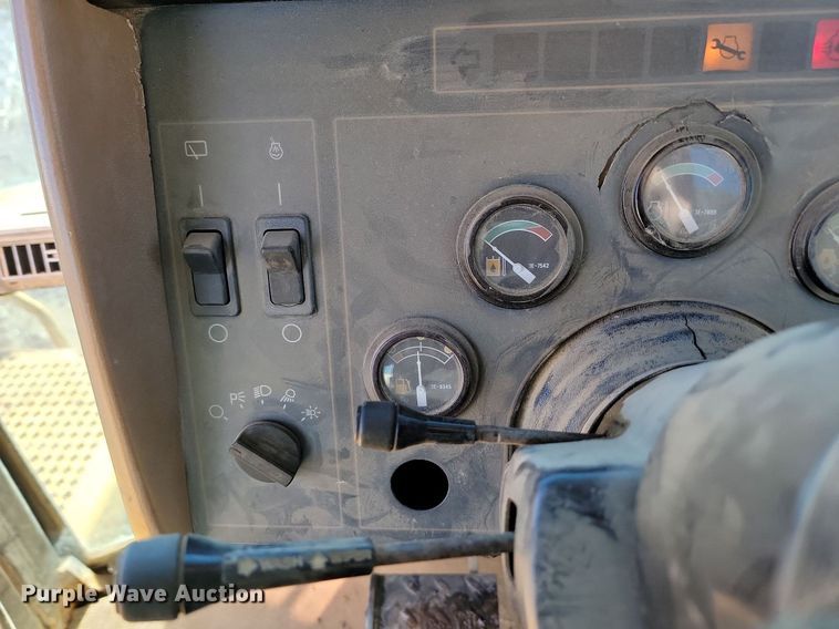 image for item LA9592 1994 Caterpillar Challenger 85C tractor