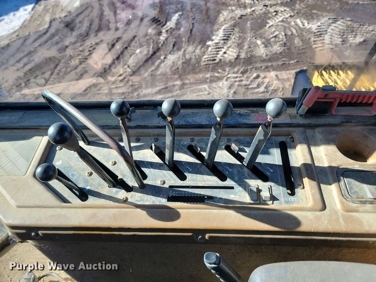 image for item LA9592 1994 Caterpillar Challenger 85C tractor