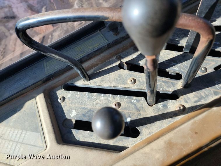 image for item LA9592 1994 Caterpillar Challenger 85C tractor