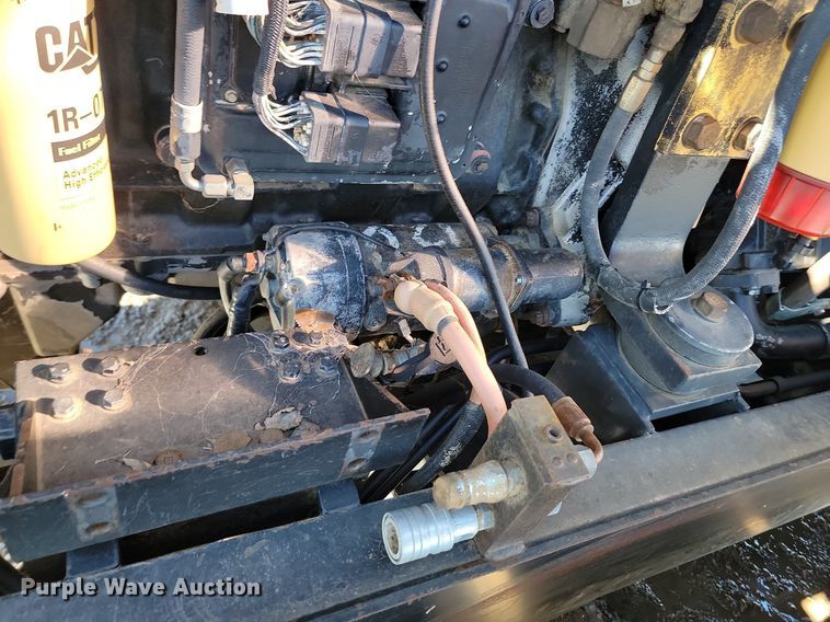 image for item LA9592 1994 Caterpillar Challenger 85C tractor